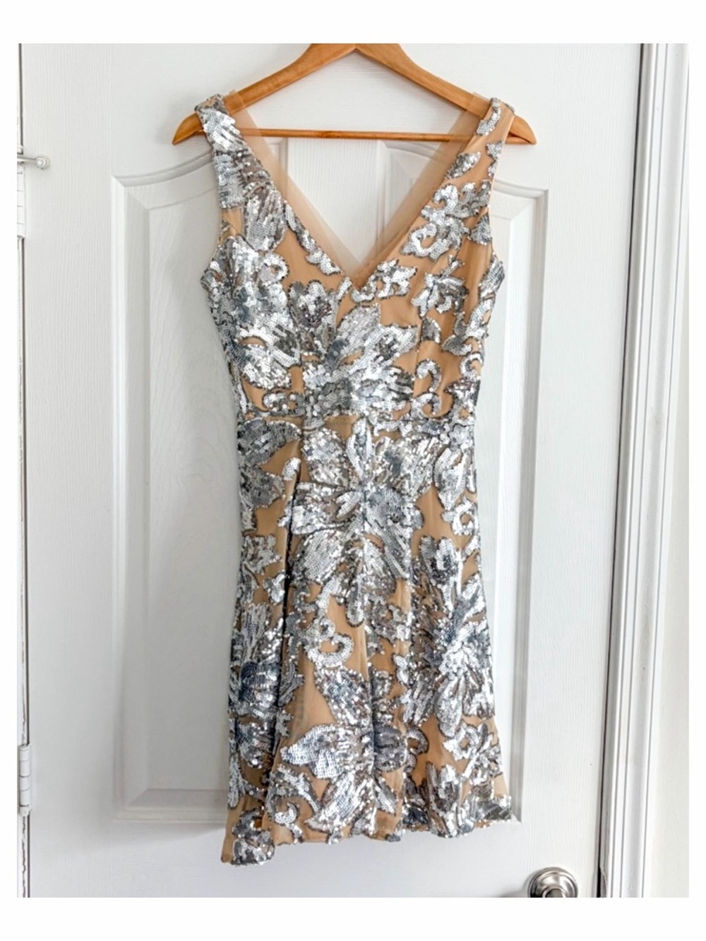 Belle Badgley Mischka Fit & Flare Dress Size 2 Sequined Floral Dress - Picture 5 of 6